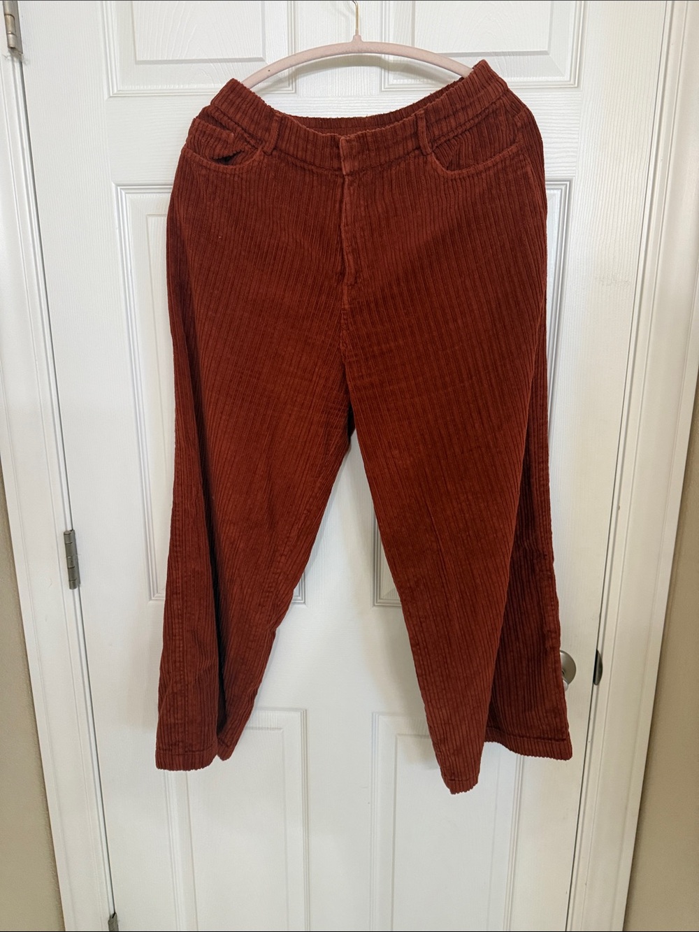 Women's Cropped Corduroy Pants in Rust